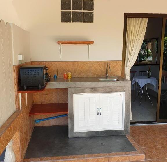 Family studio with sea view, Baan Kiao