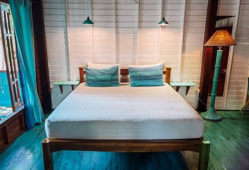 Family bungalow with pool view, Baan Kiao