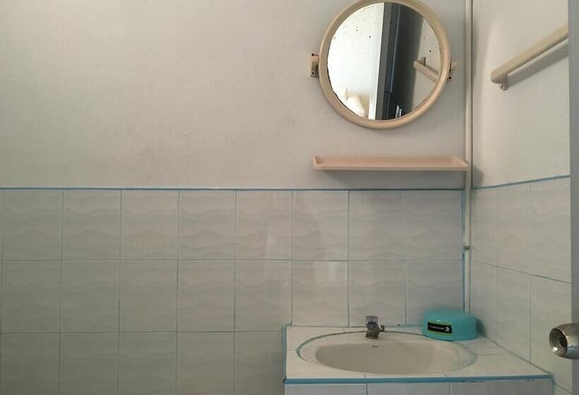 Family studio with sea view, Baan Kiao