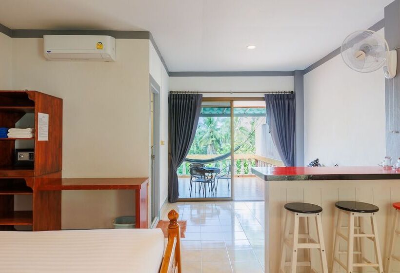 Family studio with sea view, Baan Kiao