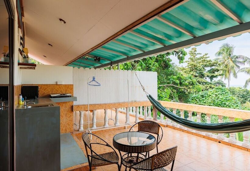 Family studio with sea view, Baan Kiao