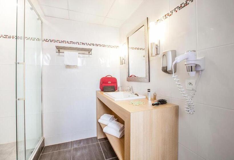 غرفة سوبيريور, Loreak