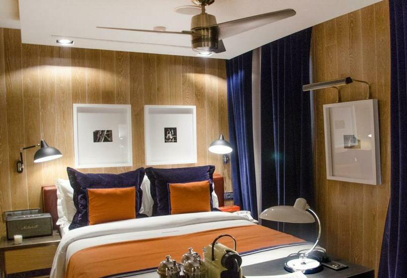 اتاق عادی, Browns Central