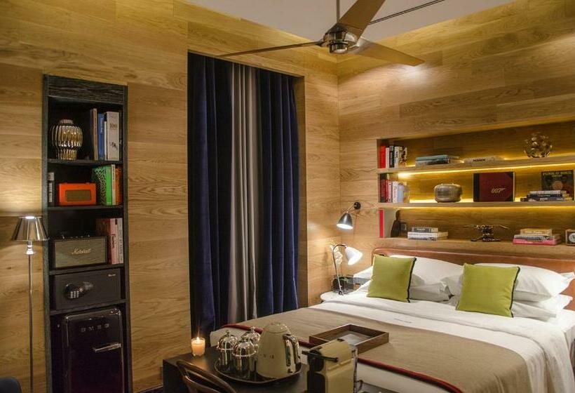 اتاق عادی, Browns Central