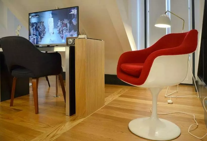 Habitaciï¿½n Estï¿½ndar Abuhardillada, Browns Central
