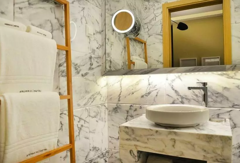 Habitaciï¿½n Estï¿½ndar Abuhardillada, Browns Central