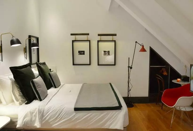 Habitaciï¿½n Estï¿½ndar Abuhardillada, Browns Central