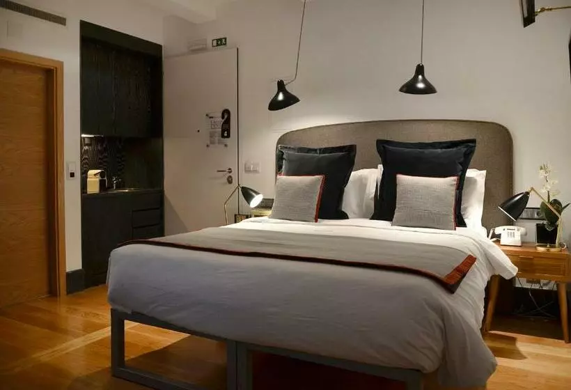 Habitaciï¿½n Estï¿½ndar Abuhardillada, Browns Central