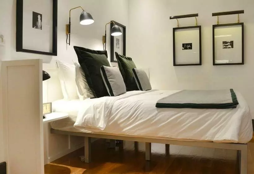 Habitaciï¿½n Estï¿½ndar Abuhardillada, Browns Central