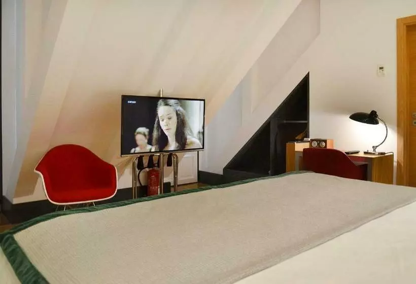 Habitaciï¿½n Estï¿½ndar Abuhardillada, Browns Central