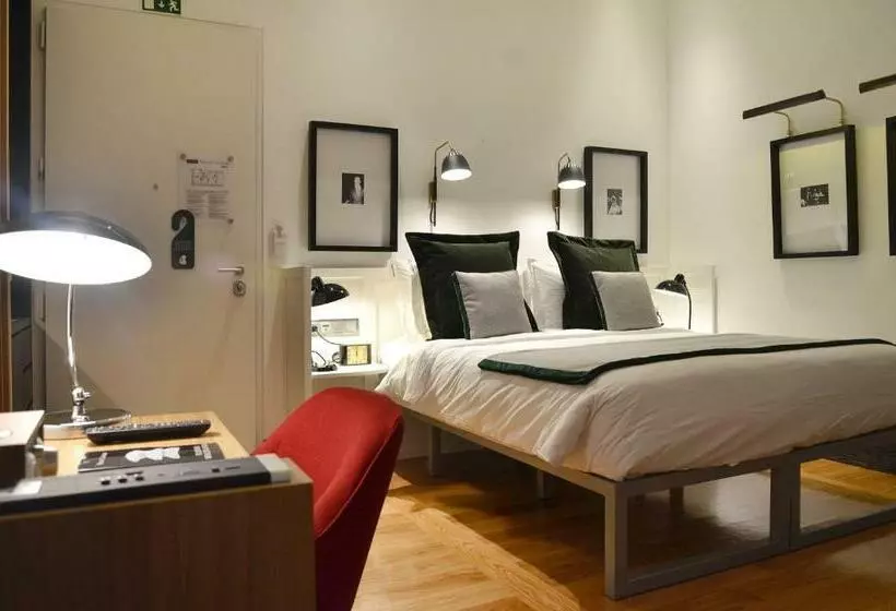 Habitaciï¿½n Estï¿½ndar Abuhardillada, Browns Central