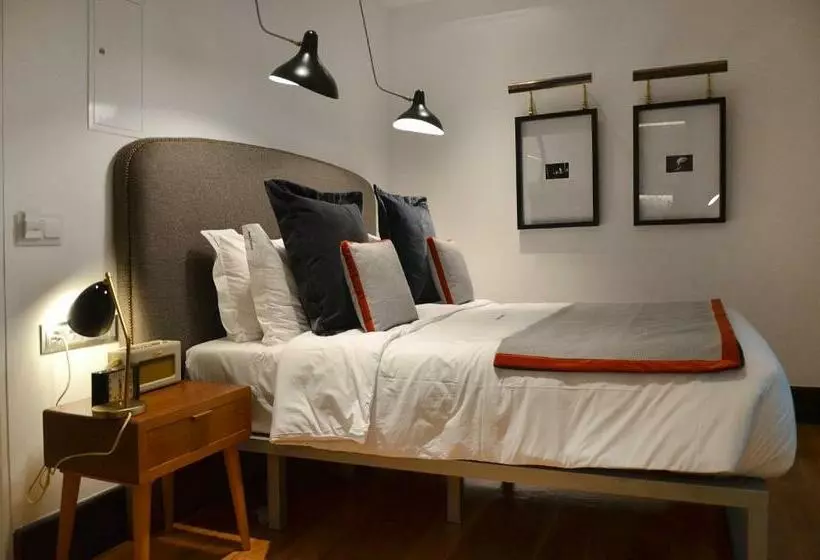 Habitaciï¿½n Estï¿½ndar Abuhardillada, Browns Central