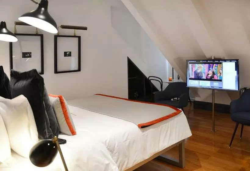 Habitaciï¿½n Estï¿½ndar Abuhardillada, Browns Central