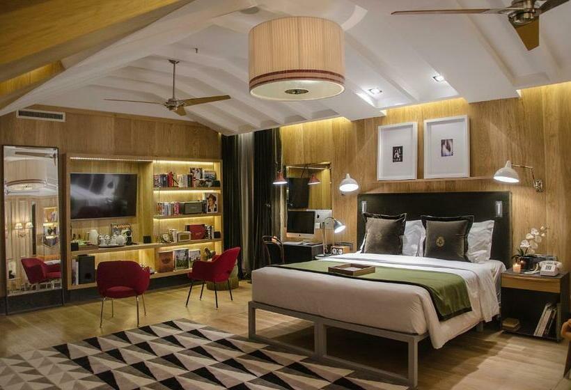 سوئیت مستر, Browns Central