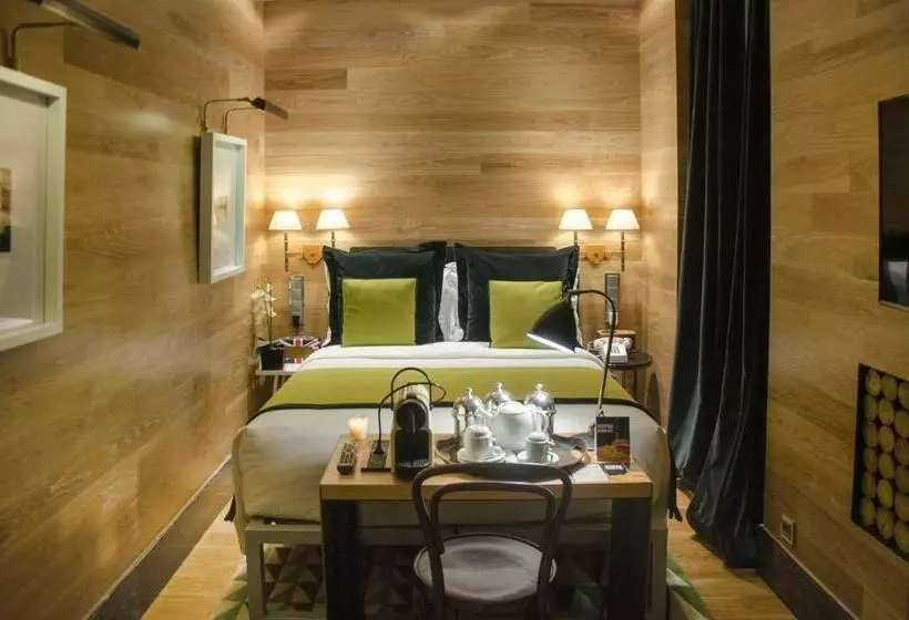 اتاق استاندارد اینتریور, Browns Central