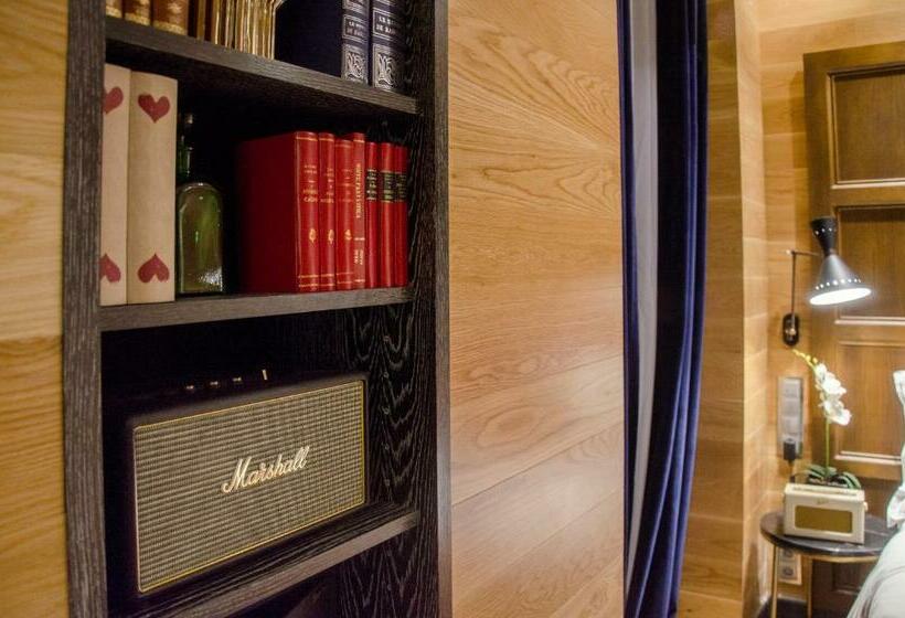 اتاق استاندارد اینتریور, Browns Central