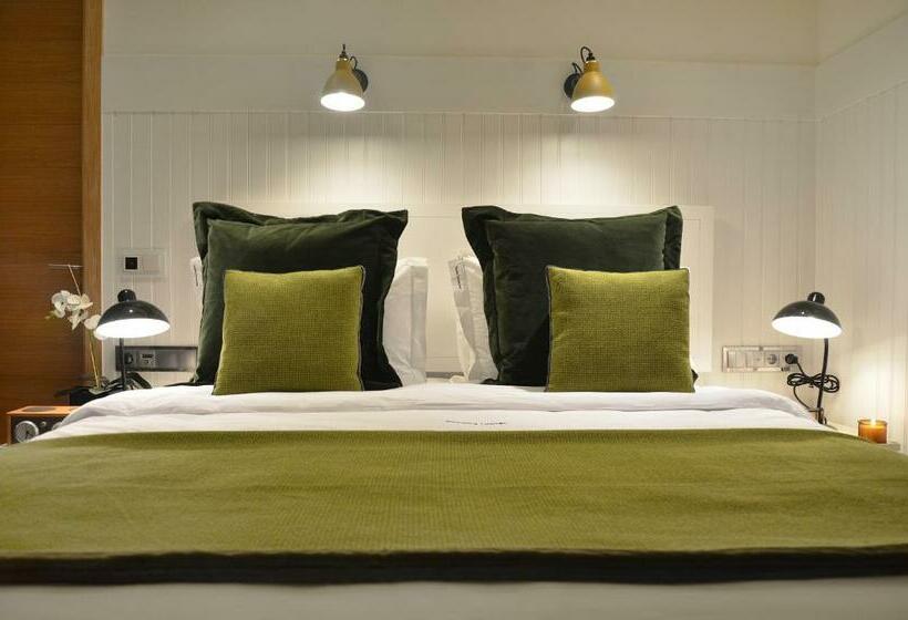 اتاق استاندارد اینتریور, Browns Central