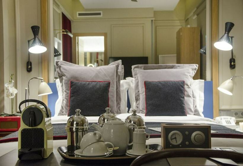 اتاق عادی, Browns Central