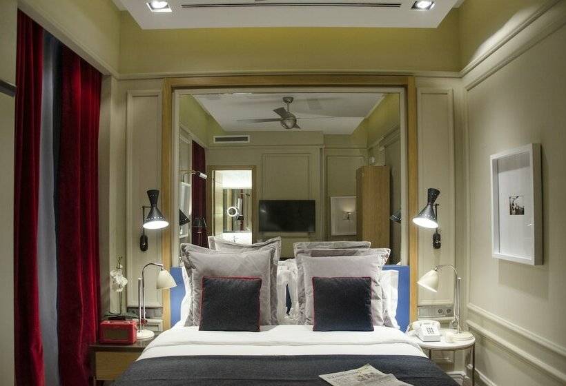 اتاق عادی, Browns Central