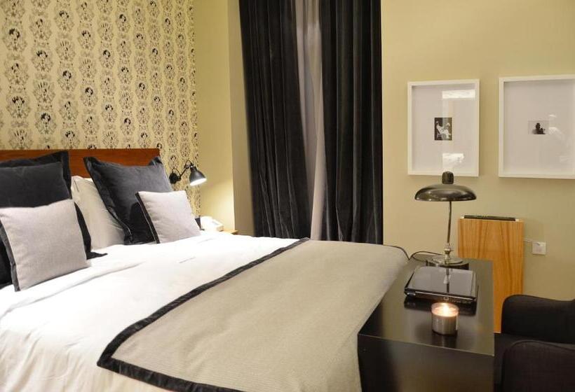 اتاق عادی, Browns Central