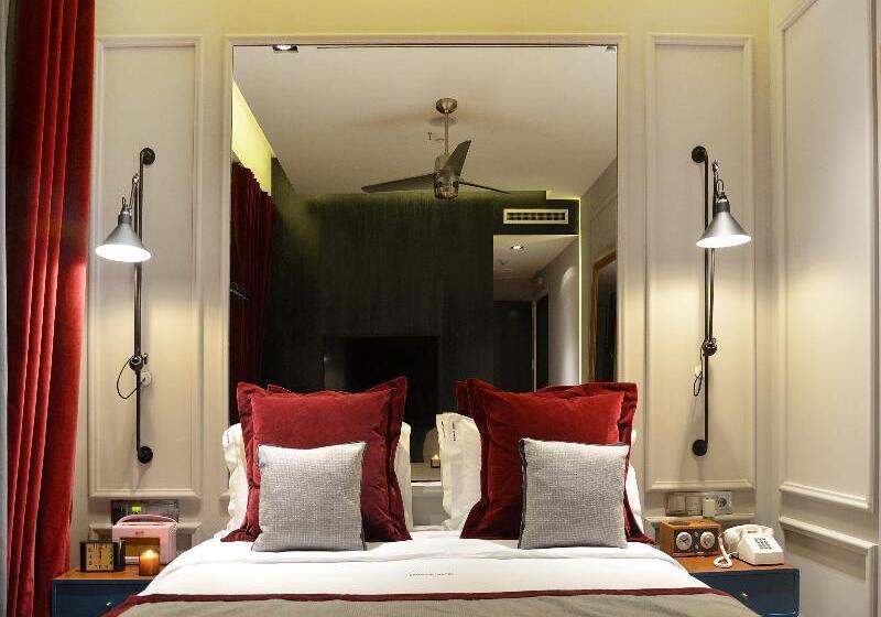 اتاق استاندارد اینتریور, Browns Central