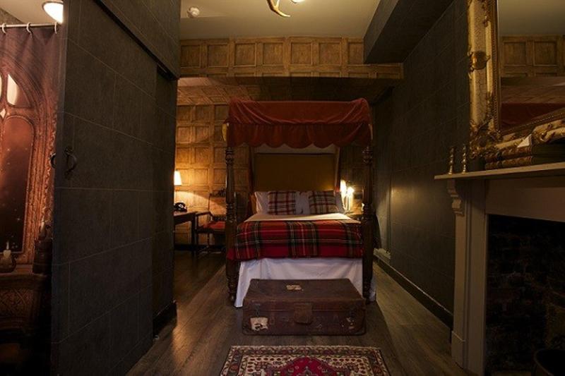 اتاق سوپریور, Browns Central