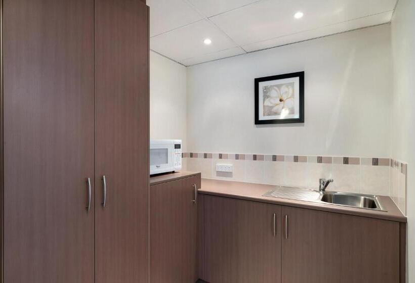 اتاق خانوادگی, Comfort Inn Heritage Wagga