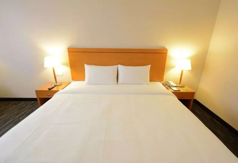 اتاق استاندارد, Fushin Hotel Taichung