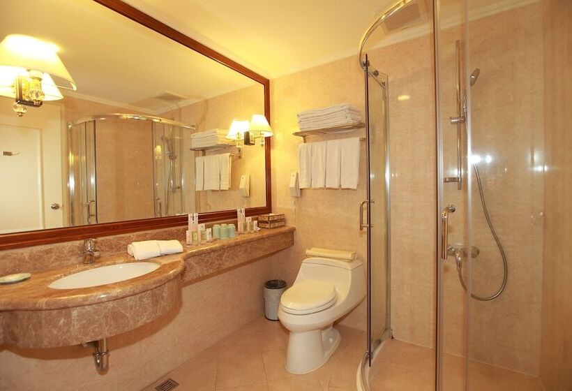 اتاق سوپریور چهار تخته, Grand Boss