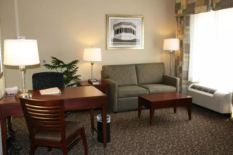 キングサイドベッドのスタンダードワンルーム, Hampton Inn & Suites West Point