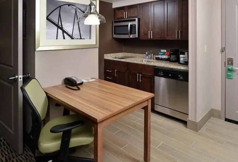 キングサイドベッドのスタンダードワンルーム, Homewood Suites By Hilton Cincinnati Mason