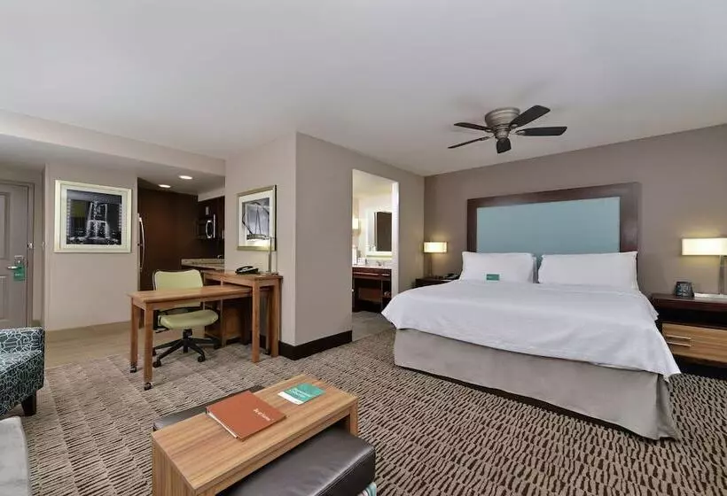 キングサイドベッドのスタンダードワンルーム, Homewood Suites By Hilton Cincinnati Mason