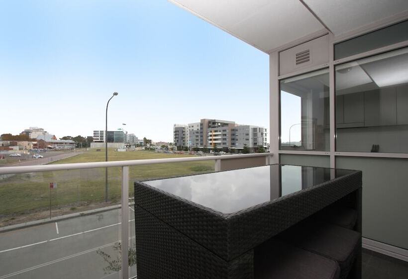 شقة غرفة واحدة, Honeysuckle Executive Apartments