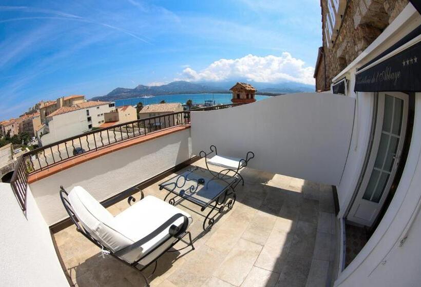 غرفة قياسية ذات إطلالة, L'abbaye