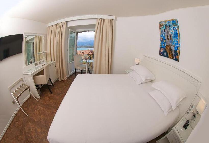 غرفة سوبيريور مطلّة علي البحر, L'abbaye