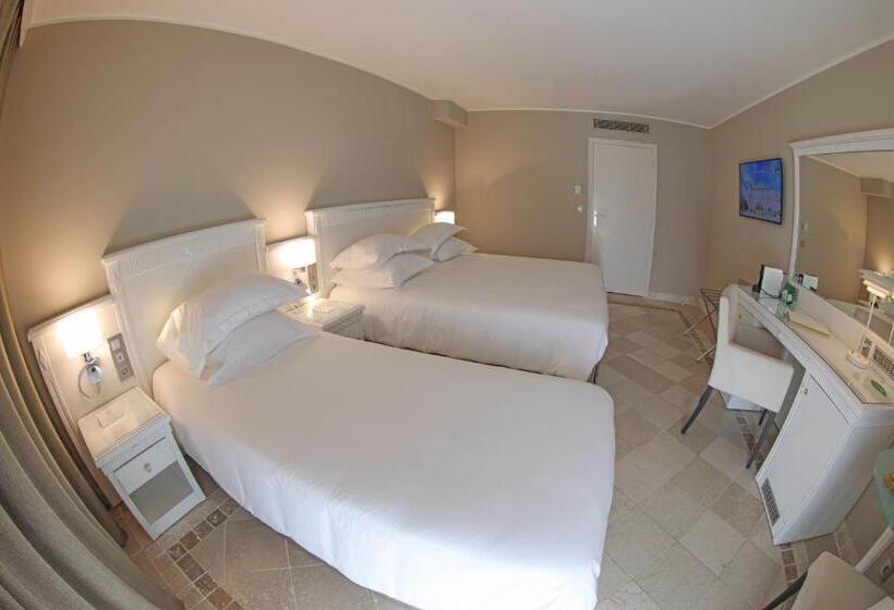 غرفة ديلوكس ثلاثية مطلة على البحر, L'abbaye