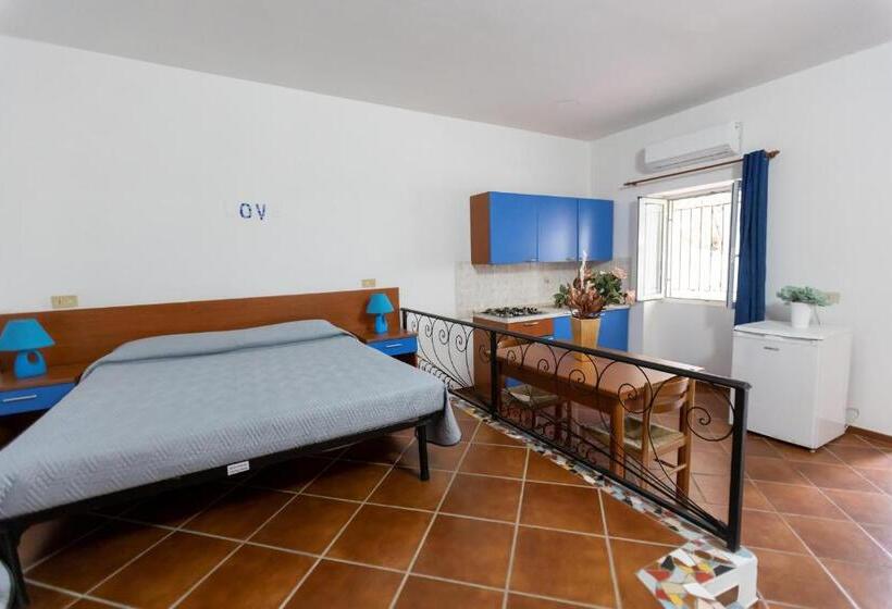 استودیوی استاندارد, Residence Emarine