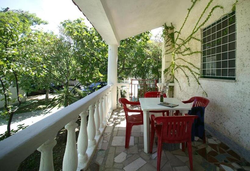 آپارتمان 1 خوابه, Residence Emarine