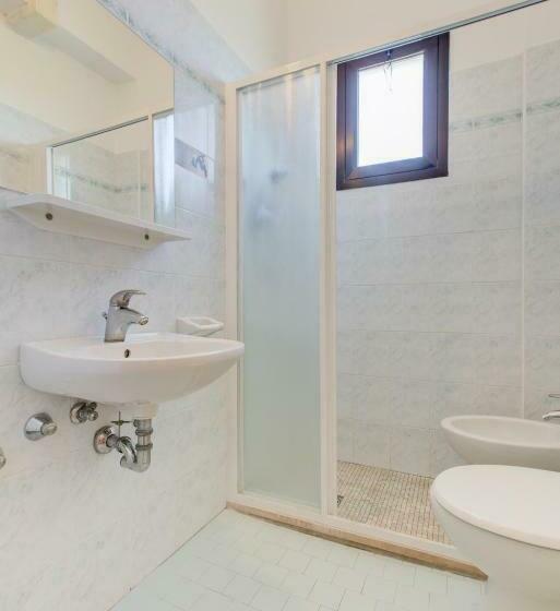 חדר סטנדרט, Reyt