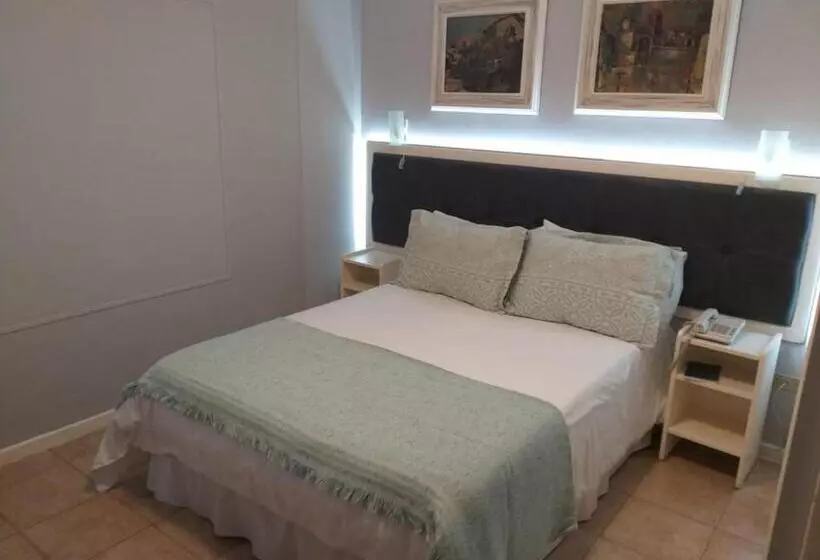 اتاق اکونومی یک تخته, San Martín
