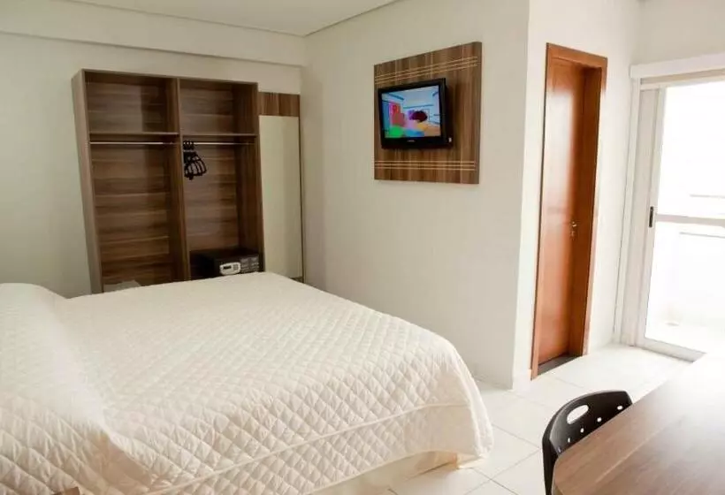 Chambre Standard Individuelle, Serras