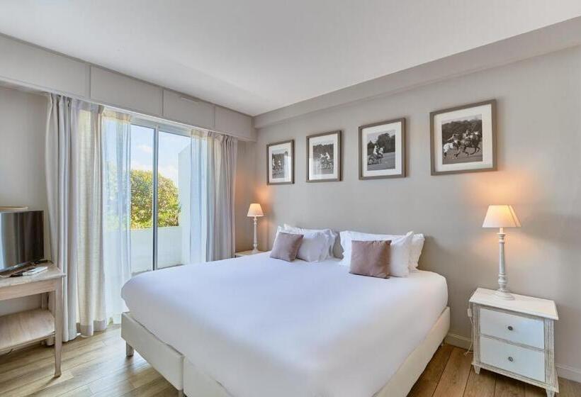 شقة غرفة واحدة, Villa L'arche