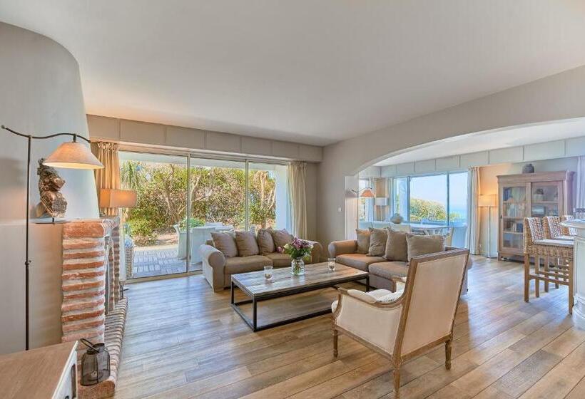 شقة غرفة واحدة, Villa L'arche