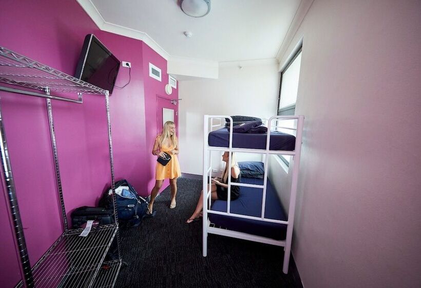 اتاق استاندارد با سرویس بهداشتی مشترک, Wake Up! Sydney Central