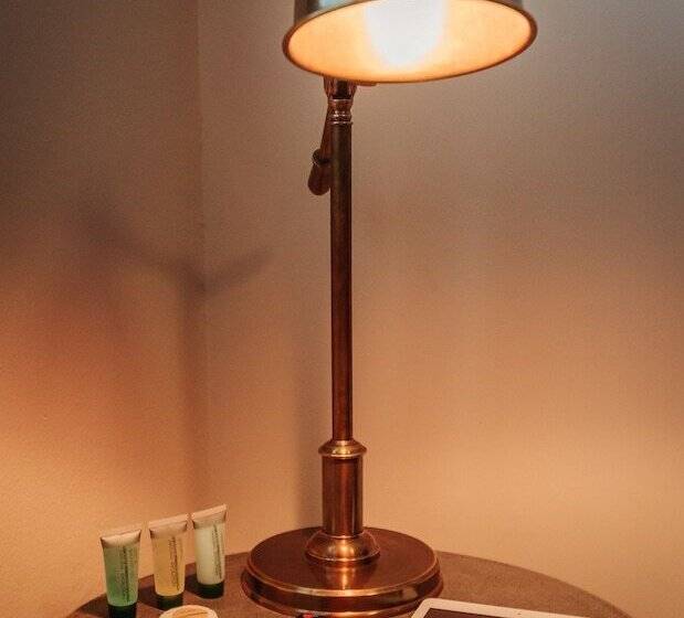 اتاق استاندارد, Wake Up! Sydney Central