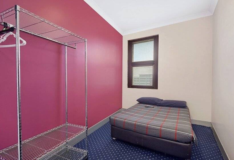 اتاق استاندارد با سرویس بهداشتی مشترک, Wake Up! Sydney Central