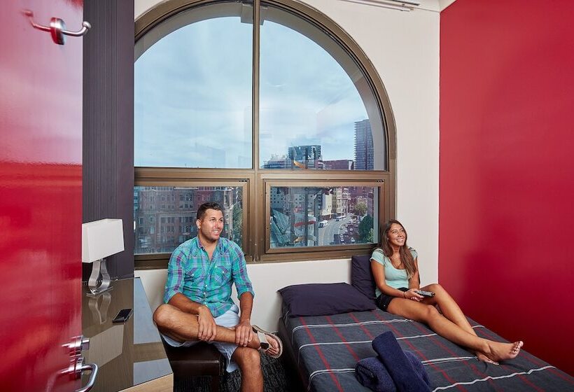 اتاق استاندارد, Wake Up! Sydney Central