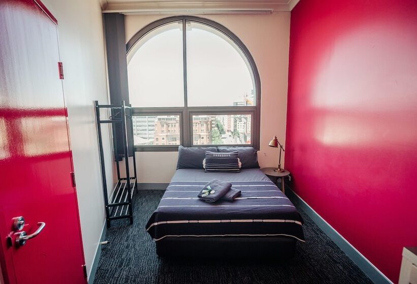 اتاق استاندارد, Wake Up! Sydney Central