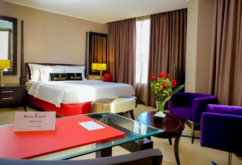 سوییت جونیور با چشم‌انداز دریا, Zurich Hotel Balikpapan