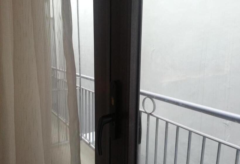 اتاق لوکس, The E Hotel Makati